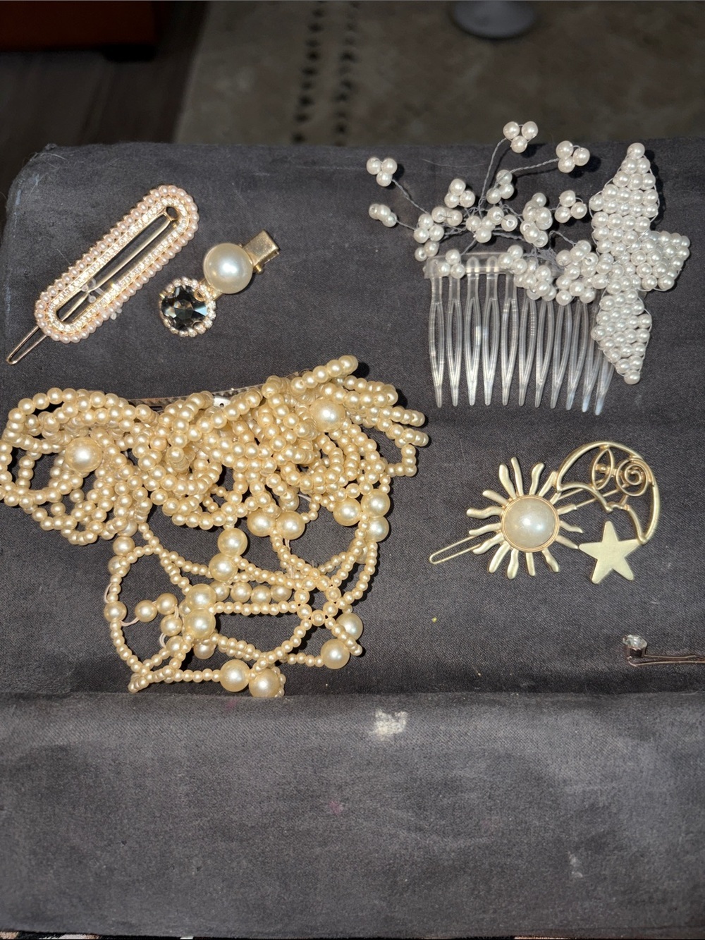 Vintage Pearl Accent Hair Clip Set – Women's Fashion Hair Accessories